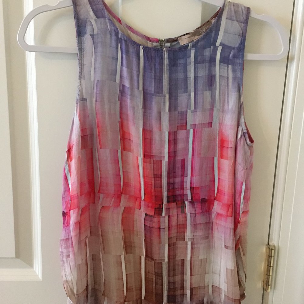 Flowy, sleeveless, pink/purple geometric top